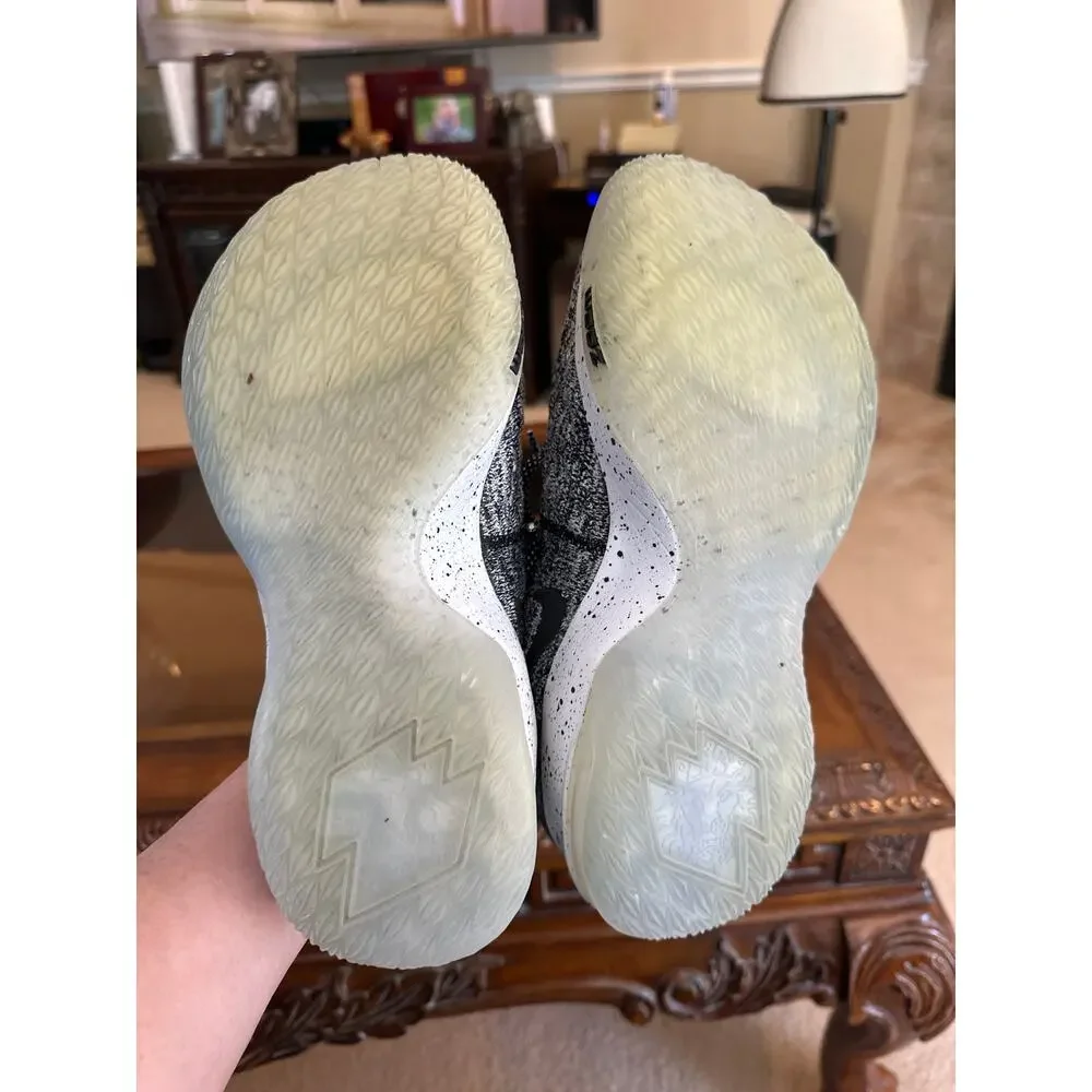 Men’s Nike Zoom LeBron XV Athletic Shoes. Size 8